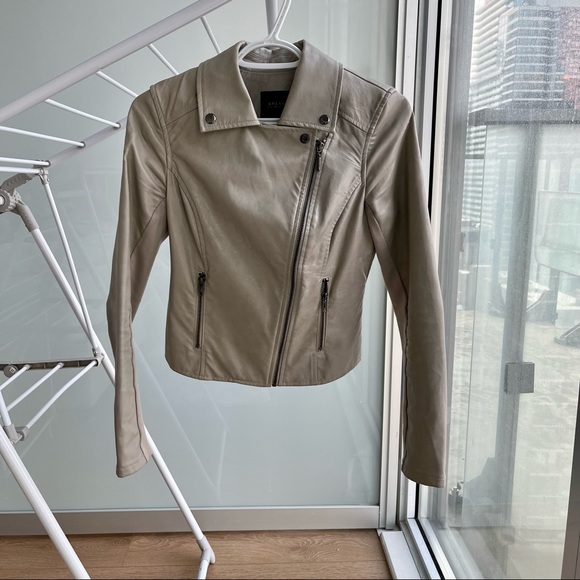 Guess white faux leather jacket - Picture 5 of 7